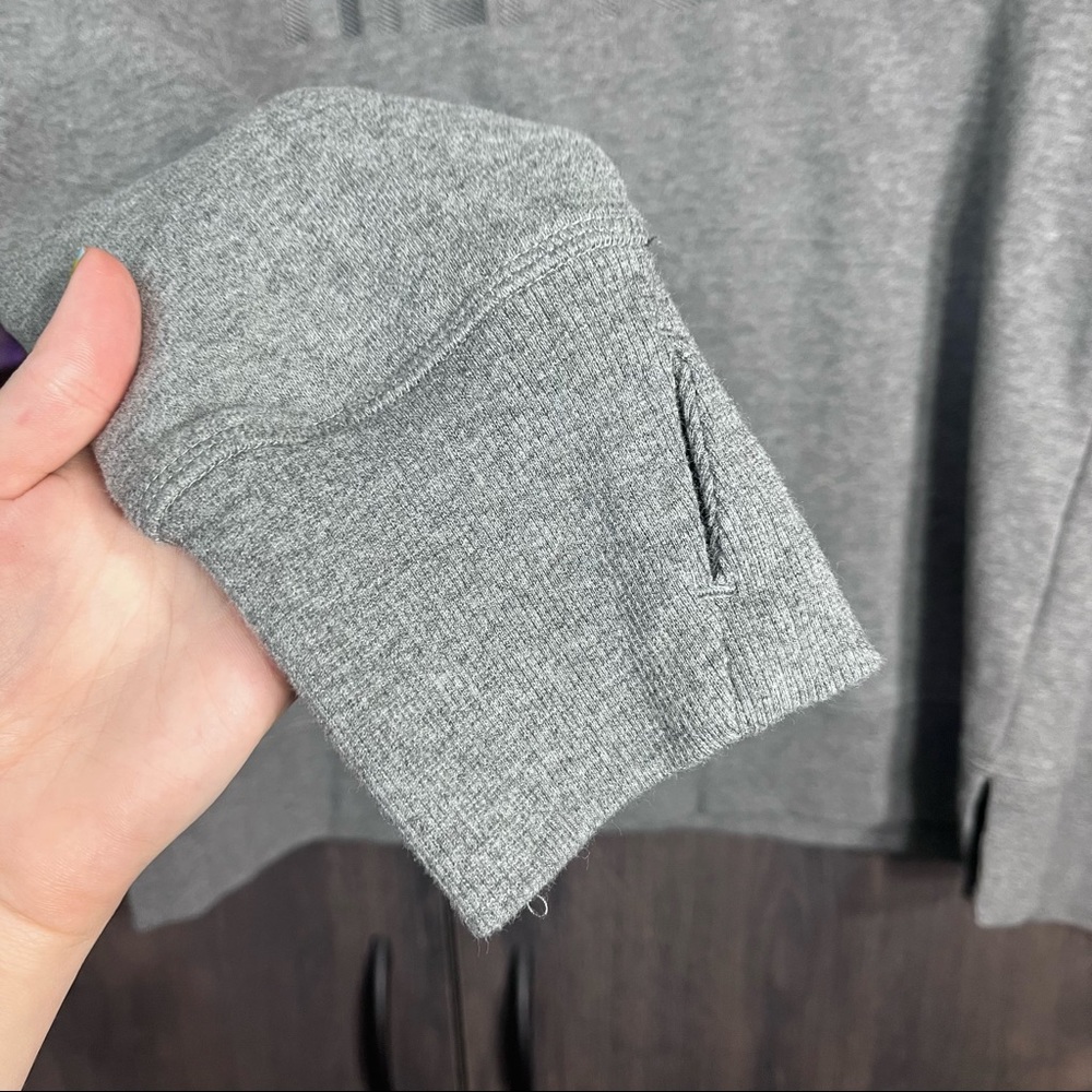 +💙2/$40💙NWOT Tommy Hilfiger Sport Grey Crew Neck Pullover Sweater Size Large - Picture 7 of 16